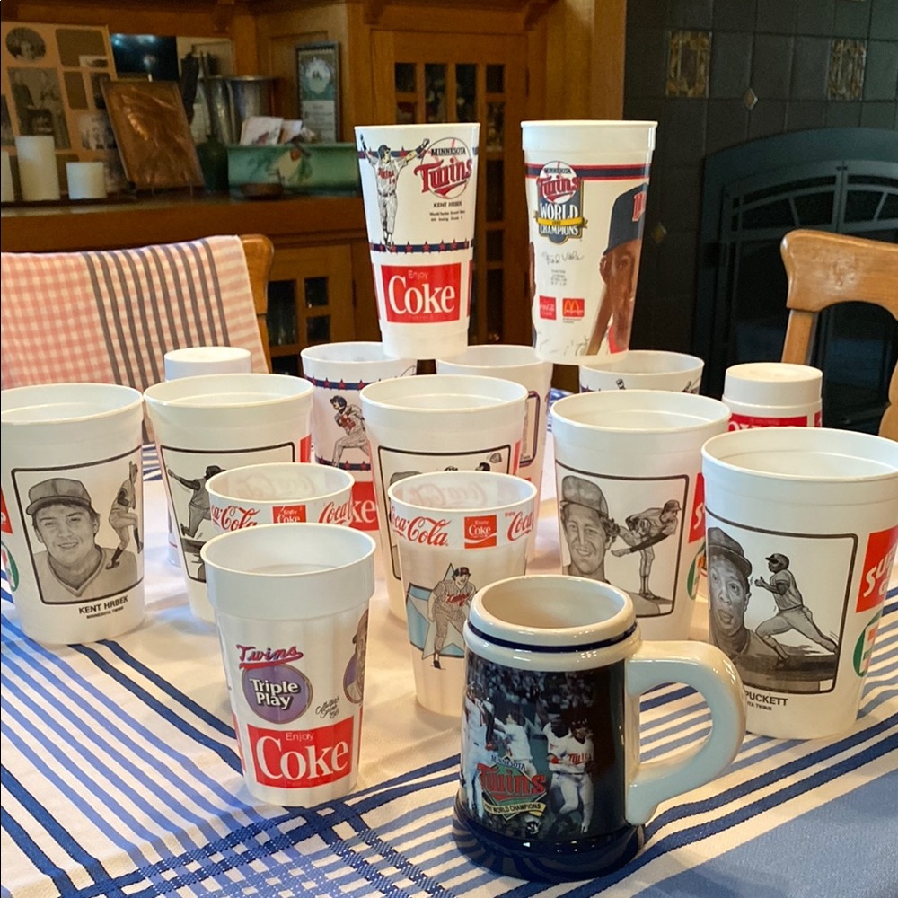 Lot of Minnesota Twins Commemorative Cups & Mug